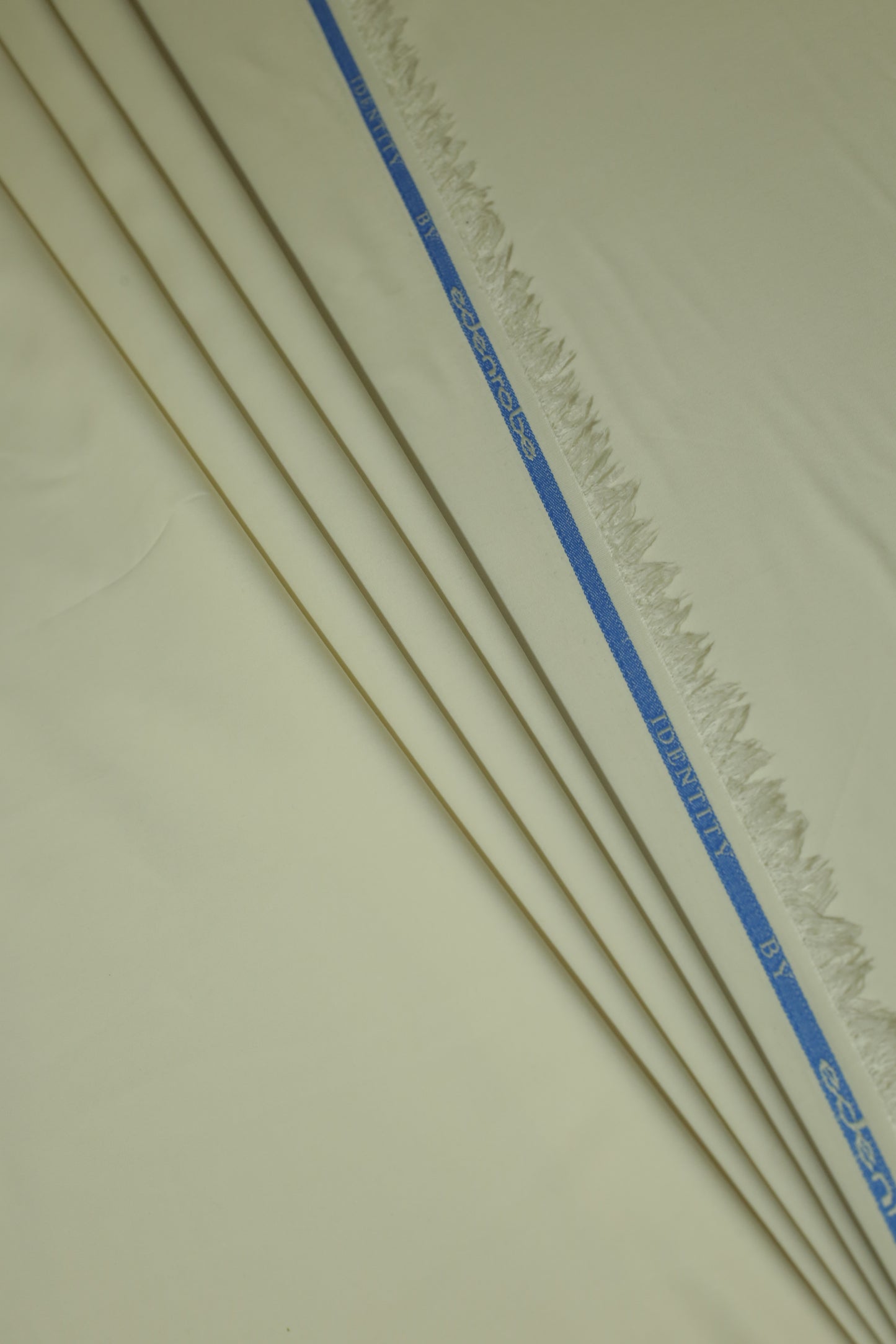 Off White Boshki Unstitched Suit – 400 GSM | Sahab Jee