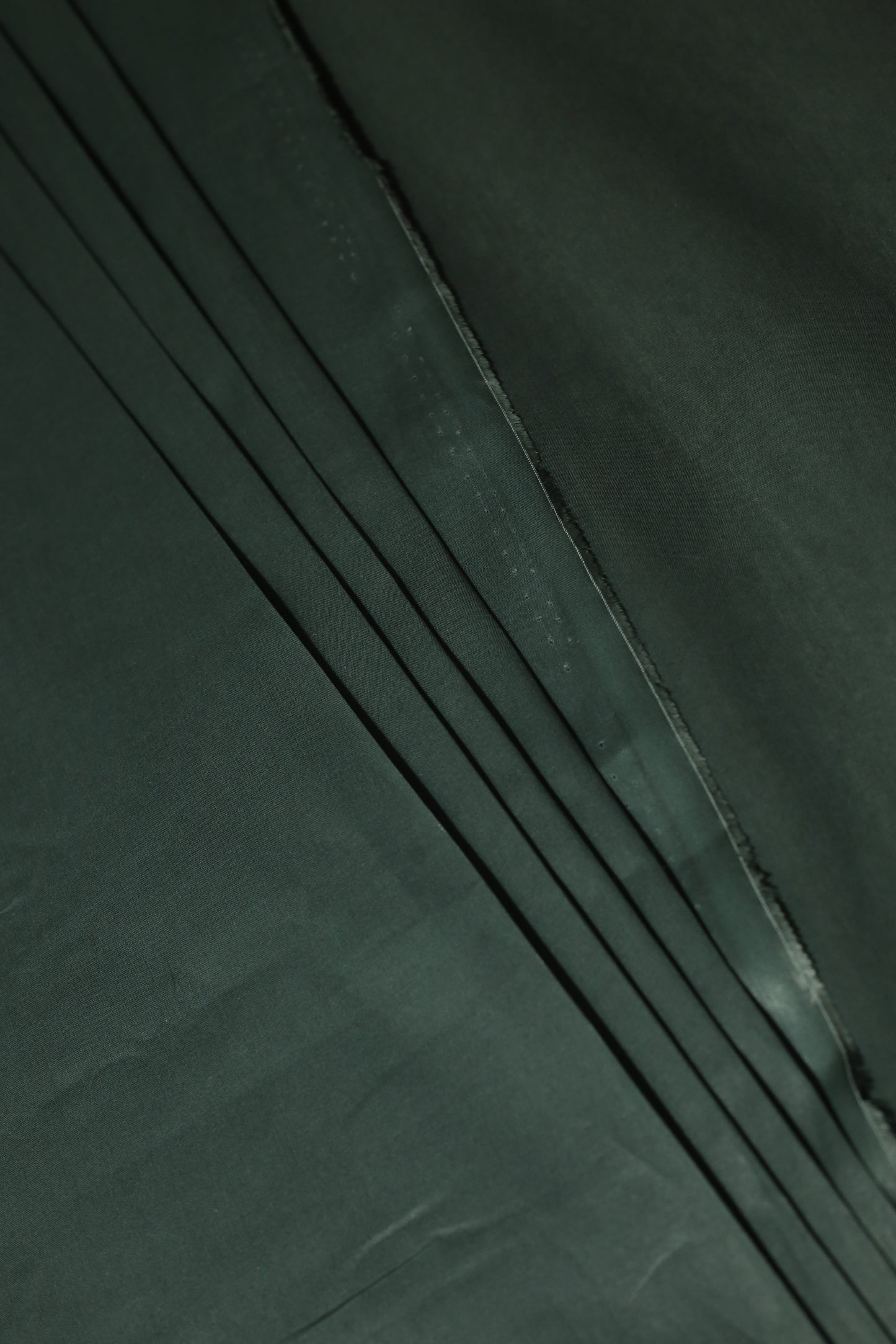 Dark Green Cotton Unstitched Suit – 385 GSM | Sahab Jee